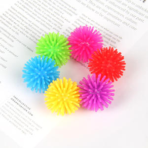 Venta al por mayor: Mini pelota antiestrés de cerdas de 30 mm, juguete blandito con forma de erizo Yangmei, para masaje y alivio del estrés, a granel para niños y adultos - Product Image 2