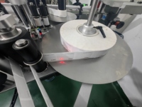 Machine d'étiquetage automatique de précision pour flacons et ampoules en verre pour injection