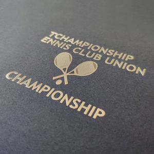 Etiquetas Metálicas Autoadhesivas Personalizadas de Alta Calidad con Logotipo 3D, Transferencia UV, Resistentes al Agua, con Acabado Metálico Brillante en Níquel, Dorado y Plateado - Product Image 2