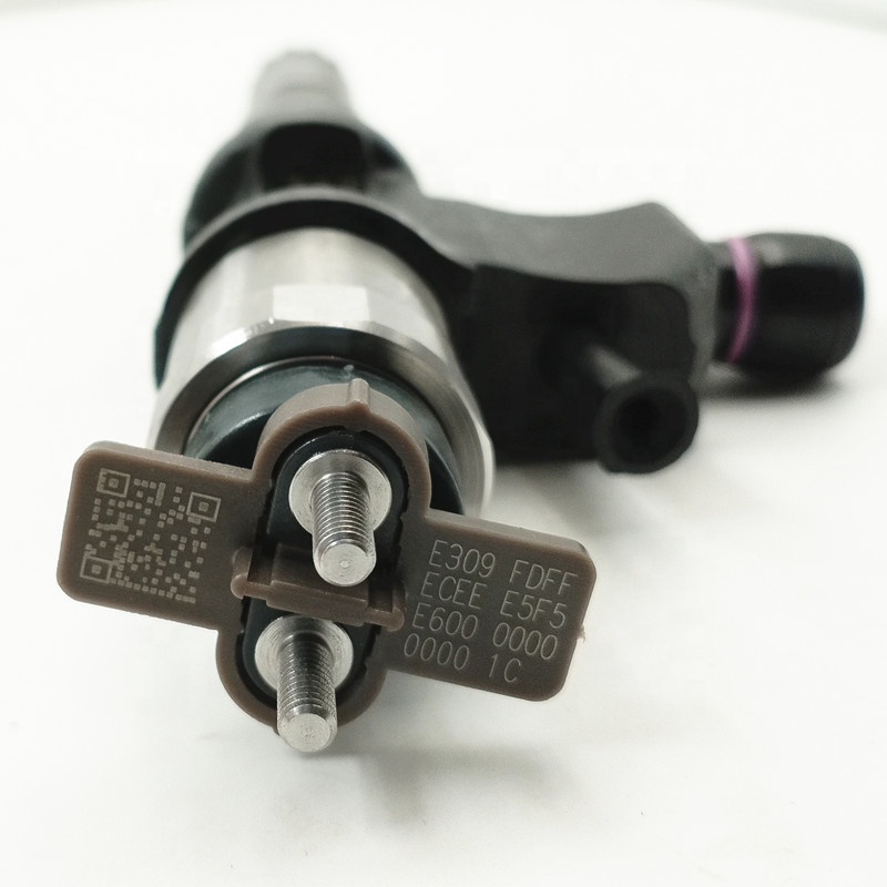 High Performance Common Rail Injector 095000-5501 095000-5500 Diesel Injector 8-97367552-5 for ISUZU 4HL1 6HL1