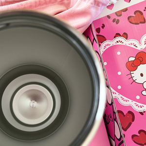 Venta al por mayor de fábrica: Taza Kitty Stan de acero inoxidable de alta calidad de 40 oz, réplica 1:1 original, con asa, ideal para camping y regalo. - Product Image 5