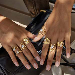 Imitatie edelsteen ringen dames zirkoon gouden niet-verblekende trouwringensets roestvrij staal groothandel sieraden in <span class=keywords><strong>India</strong></span> Y2046 - Product Image 1