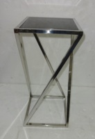 Table basse moderne et luxueuse en métal, fabriquée à la main avec un nouveau design vert simple, meuble de maison à vendre en vogue