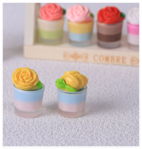 3D เค้กรูปดอกกุหลาบเทียมขนาดเล็กรูปทรงกรวยทำจากเรซินสวยงาม - Product Image 4