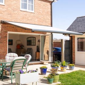 2-20% <span class=keywords><strong>de</strong></span> réduction sur la couverture du porche extérieur <span class=keywords><strong>avec</strong></span> rouleau, <span class=keywords><strong>abri</strong></span> solaire, auvent <span class=keywords><strong>de</strong></span> <span class=keywords><strong>jardin</strong></span>, auvent à cassette complète pour <span class=keywords><strong>terrasse</strong></span> - Product Image 4