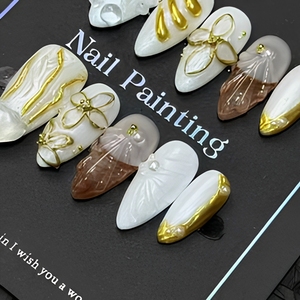 เล็บปลอมอะคริลิคทำมือลายอัลมอนด์ 3 มิติ สีทองขาวมุก สไตล์ยุโรป สำหรับใส่หน้าร้อน - Product Image 4