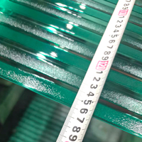 Plaque de polycarbonate vert UV en gros, écologique, design industriel, 1,2 mm-3 mm, pour toitures de parcs, hôpitaux, hôtels, entrepôts 5+