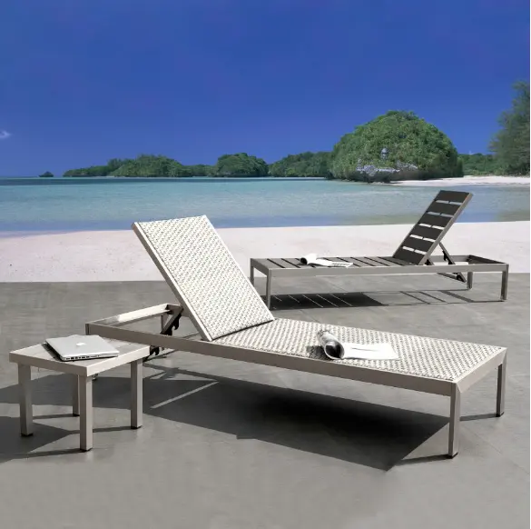 Hotel villa digunakan santai luar ruangan pantai chaise kursi selempang furnitur teras resor anyaman kolam renang kursi matahari