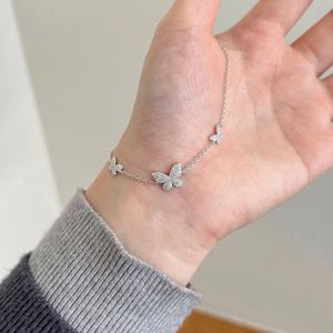 Bracelets Dylam Dazzling Top Jewelry en argent 925 plaqué rhodium avec chaîne à maillons et pendentif papillon en moissanite D VVS1 - Product Image 3