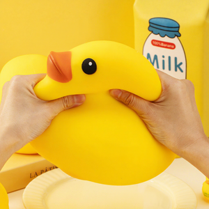 Pato Gigante Amarillo en Caja, Juguete Blandito de Subida Lenta, Pato Antiestrés para Niños, para Jugar en el Baño - Product Image 4