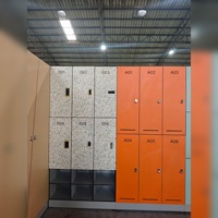 Panneau de casier HPL en stratifié compact pour casiers d'écoles, de gymnases, de centres sportifs et de piscines