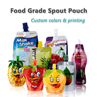 Op maat bedrukte draagbare verpakkingen voor dranken met logo, 125ml 200ml 300ml plastic zakjes met tuit voor ijs, fruit en sap.