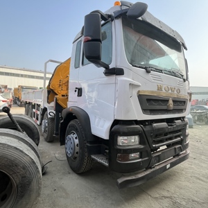 משאית מנוף ניידת משומשת מדגם Sinotruk Howo 8x4, 10-12 טון, מנוע Yuchai, גובה הרמה 12.8 מטר, מומנט גבוה, מערכת בולמי זעזועים MOOG/KYB, לעבודות בנייה. - Product Image 4
