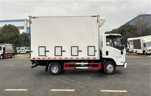 <span class=keywords><strong>Camion</strong></span> de transport de poussins ISUZU 4*2 avec chauffage au sol pour le transport de volailles vivantes - Product Image 2