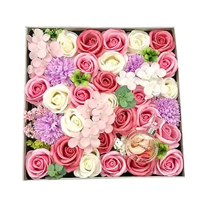 AYOYO 2024 Venta caliente al por mayor jabón flor regalo conjunto de lujo hecho a mano Día de San Valentín regalo Rosa caja para el Día de la madre