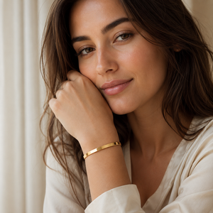 Pulsera Abierta en Forma de C de Acero Inoxidable con Logotipo Personalizado al por Mayor, Brazalete Ajustable de Acero de Titanio para Mujer, Regalo de Navidad - Product Image 2