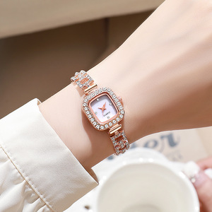 Montre à quartz polyvalente et décontractée pour femmes, avec petit cadran, montre-bracelet à quartz pour les élèves du collège et du lycée - Product Image 4