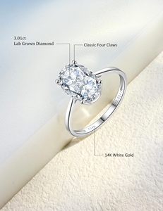 Anillo de compromiso solitario de corte ovalado de 3 quilates personalizado de fábrica SGARIT, oro blanco de 14K, 4 puntas, diseño bypass, vástago liso, anillo de promesa. - Product Image 5