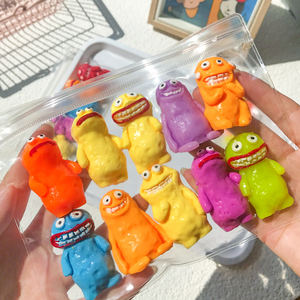 ของเล่นบีบกลิ่นมอนสเตอร์แบบกำหนดเอง Tiny Taba ของเล่นรูปการ์ตูนทำมือ ของเล่นเสริมพัฒนาการสัมผัสแสนสนุกสำหรับของขวัญวันหยุด ของเล่นเสริมพัฒนาการสัมผัสขนาดเล็ก - Product Image 3