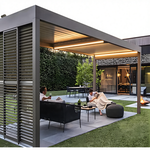 Pergola bioclimatique moderne à ouverture automatique rétractable motorisée pour balcon, arches extérieures, aluminium thermolaqué - Product Image 1