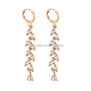 Nuevo de lujo 18k chapado en oro CZ joyería diseños gota corona pendientes para <span class=keywords><strong>las</strong></span> mujeres - Product Image 1