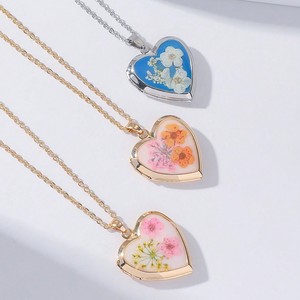 El yapımı doğum çiçek kolye kalp fotoğraf madalyon kolye hediye için çiçek kolye ay çiçek reçine kolye kolye preslenmiş - Product Image 2