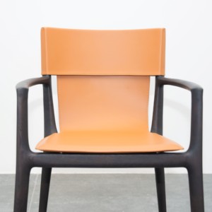 Fauteuil lounge contemporain rembourré, structure en bois de noyer massif, siège d'appoint de luxe pour salon, villa, hôtel, mobilier PISANO - Product Image 1