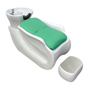 Sillón de Peluquería Moderno de Alta Gama con Lavabo de Cerámica y Tapicería de Cuero, Diseño Duradero - Product Image 6