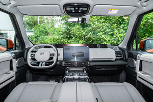 Automóviles Nuevos de la Marca Exclusiva de los Emiratos Árabes Unidos, Jetour Zongheng G700 2025, Pantalla de Cielo de 35.4 Pulgadas, Audio Lexicon, Volante a la Izquierda, <span class=keywords><strong>SUV</strong></span> de Lujo Jetour - Product Image 4