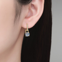 Anting-anting gantung moissanite potongan bulat 2CT mungil, dapat dilepas, VVS1 GRA, perak sterling 925 berlapis emas, 2-in-1, dapat digunakan untuk berbagai keperluan.