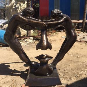 <span class=keywords><strong>Sculpture</strong></span> de paysage en métal sur mesure, grande taille, <span class=keywords><strong>visage</strong></span> humain, statue d'art de jardin, bronze abstrait, statue de <span class=keywords><strong>couple</strong></span> amoureux, baiser, métallique - Product Image 4