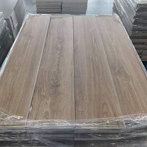 Suelo SPC Antirrayaduras, Vinilo Impermeable en Tablas para Uso Doméstico - Product Image 3