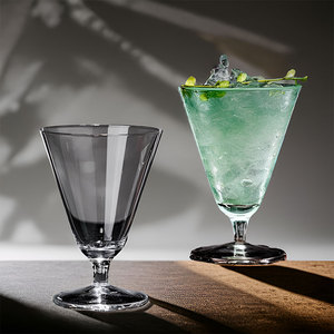 Bicchiere da Martini a Stelo Corto, Set di Bicchieri da Cocktail Minimalisti a Forma di V, Set di Bicchieri in Vetro Trasparente Stile Giapponese per Acqua, Liquori e Dessert 200ml - Product Image 4