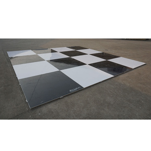 Plancher de danse portable à installation rapide, en bois noir et blanc, pour la décoration de fête - Product Image 1