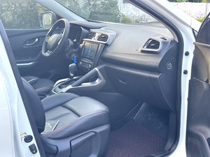 <span class=keywords><strong>Renault</strong></span> <span class=keywords><strong>Kadjar</strong></span> 2.0 Comfort 2017, CVT <span class=keywords><strong>Automatique</strong></span>, Cabine Spacieuse, Design Européen, Conduite Fluide, SUV Familial Économique - Product Image 6