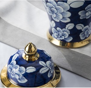 Classica custodia per fiori blu e <span class=keywords><strong>bianca</strong></span> grande vaso di zenzero in <span class=keywords><strong>ceramica</strong></span> con bordo dorato - Product Image 5