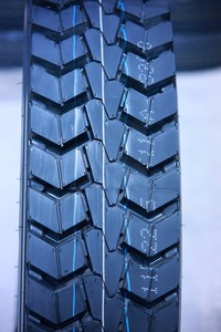 Neumático Radial Comercial LCH T-REX 11R22.5 TBR para Verano, para Todas las Posiciones de Dirección, para Trabajo Pesado, con Garantía, Alta Calidad - Product Image 3