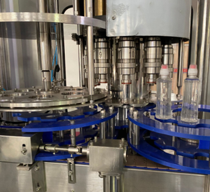 自动电动宠物矿物质纯水生产线中国核心组件饮料洗发水瓶液体填料 - Product Image 6