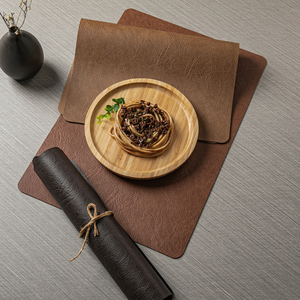 Nappe de table en cuir double face à motif vachette, écologique, imperméable, résistante à l'huile et isolante thermiquement - Product Image 1