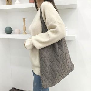 Fashion Handbag Crochet Shoulder Bag Large Capacity Wool Knitted Tote Bag - Product Image 6