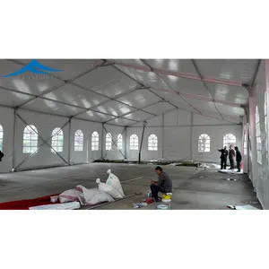 Grande tente de luxe en PVC blanc utilisation pour salon professionnel intérieur et extérieur avec cadre blanc pour les fêtes commerciales d'entrepôts d'événements d'église
