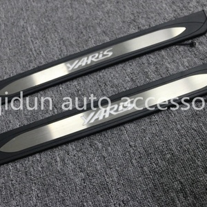 โรงงานขายส่ง KQD ขายดี คุณภาพสูง แผ่นกันรอยขอบประตูรถยนต์ พร้อมไฟ LED สำหรับ Toyota Yaris ปี 2018 ขึ้นไป - Product Image 4