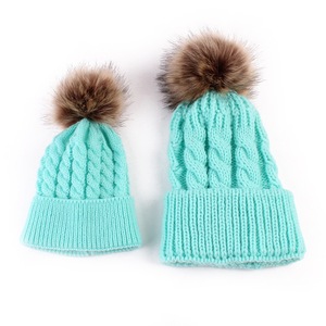 Mẹ Tôi Phù Hợp Với Mùa Đông <span class=keywords><strong>Beanie</strong></span> Dệt Kim Hat Cho Phụ Nữ Người Đàn Ông Phụ Nữ Cô Gái Kid Toddler Với Faux Lông Bóng Đầu - Product Image 4