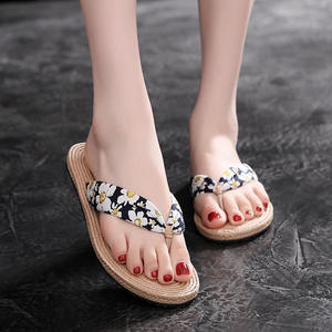 Ciabatte da spiaggia piatte impermeabili con cinturino floreale con testa rotonda di alta qualità sandali da <span class=keywords><strong>donna</strong></span> <span class=keywords><strong>infradito</strong></span> da <span class=keywords><strong>donna</strong></span> - Product Image 2