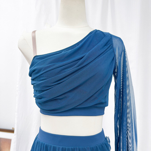G010 Vente en gros Tenue de danse lyrique pour adulte, haut asymétrique à une épaule en maille avec jupe et short intégré, costume de danse contemporaine - Product Image 3
