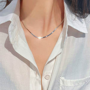 SC Office Lady Sexy Costumes Chaîne Dainty En Acier Inoxydable Collier Ras Du Cou 18K Plaqué Or Plat Serpent Os Câble Chaîne Collier 2023 - Product Image 4