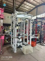 Nouvelle station de musculation multifonctionnelle Smith avec barre de traction dorsale, rameur, croisement de câbles Smith et double blocs de poids