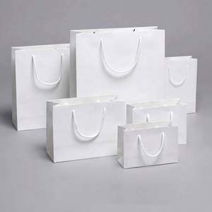 Emballage cadeau de marque de luxe personnalisé, sac en papier noir de petite taille pour bijoux, personnalisé avec logo - Product Image 6