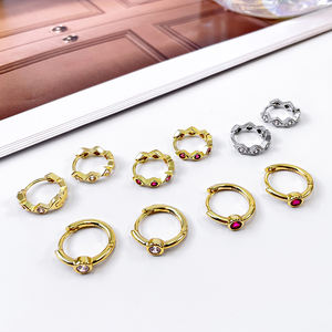 Aretes de Aro de Latón con Baño de Oro de 18K y Circonita Cúbica para Mujer, Regalo para Fiesta o Boda - Product Image 3