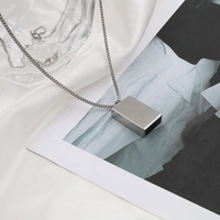 Bijoux de mode personnalisés en gros collier à pendentif intelligent Nfc en acier inoxydable avec puce intégrée en matériau compatible 316L pour hommes